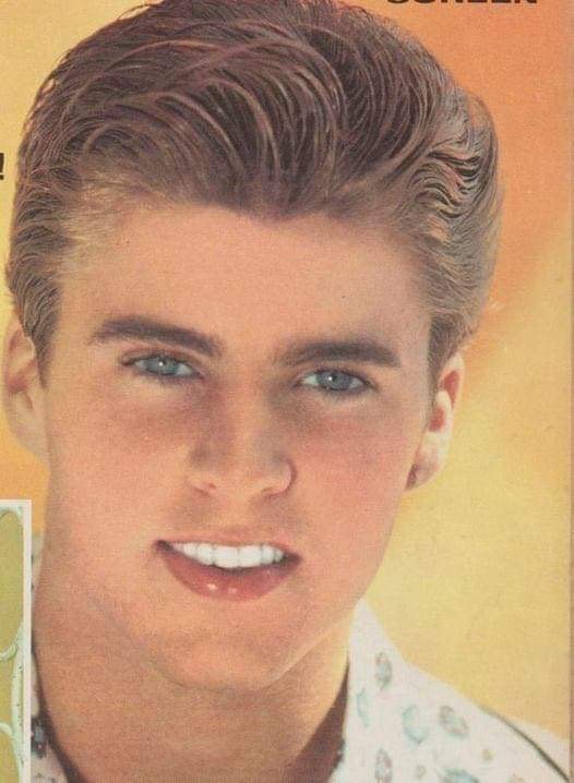 With his piercing blue eyes and pouty lips, this handsome teen idol broke many young girls’ hearts. When the iconic singer died in a fatal plane crash, it gave way to untold speculation and conspiracy theories. His children were strictly secret about the true cause of the crash, but the rumors said otherwise – check comments 😢💔