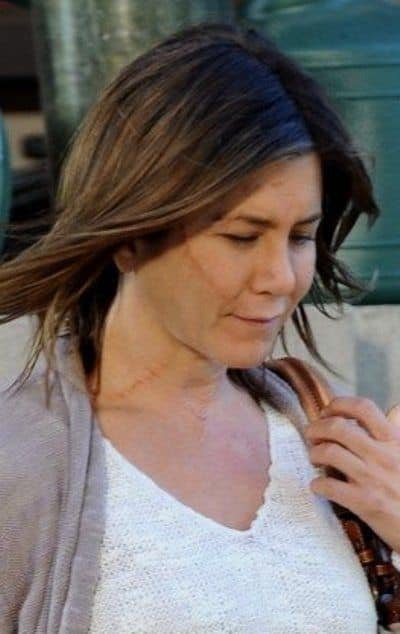 Paparazzi latest photos of Jennifer Aniston without makeup confirms what we all suspected… Photos in the comments 👇👇👇